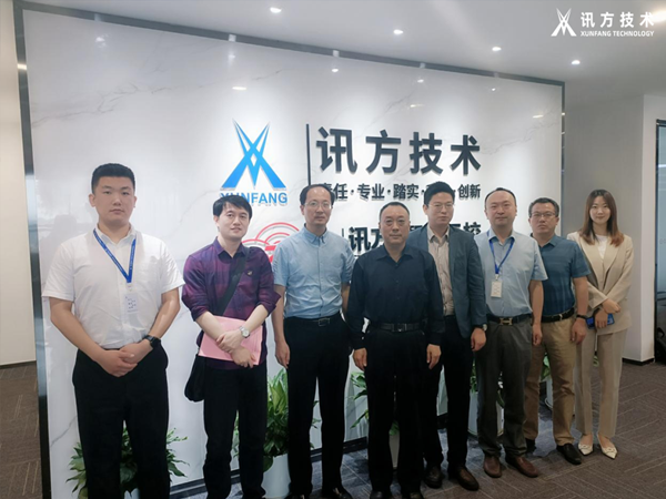 武汉职业技术学院校党委副书记何让波一行莅临必发集团技术武汉基地